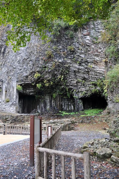 白虎洞|自然と人が創り上げた絶景 兵庫県豊岡市 玄武洞公園。